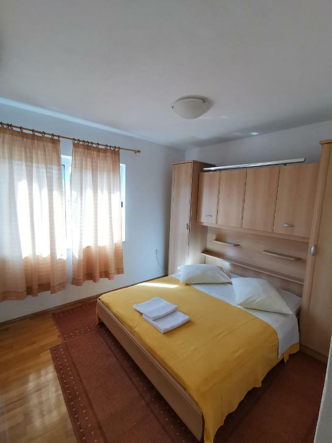 Apartments Moso Tucepi Exterior photo
