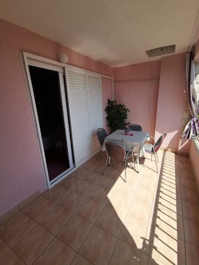 Apartments Moso Tucepi Exterior photo