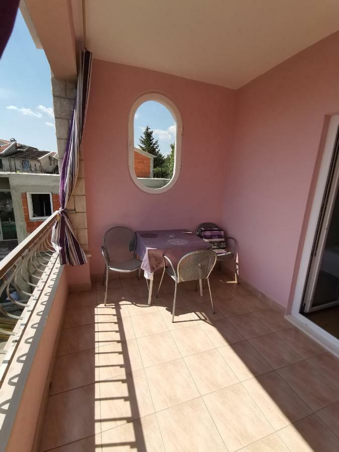 Apartments Moso Tucepi Exterior photo